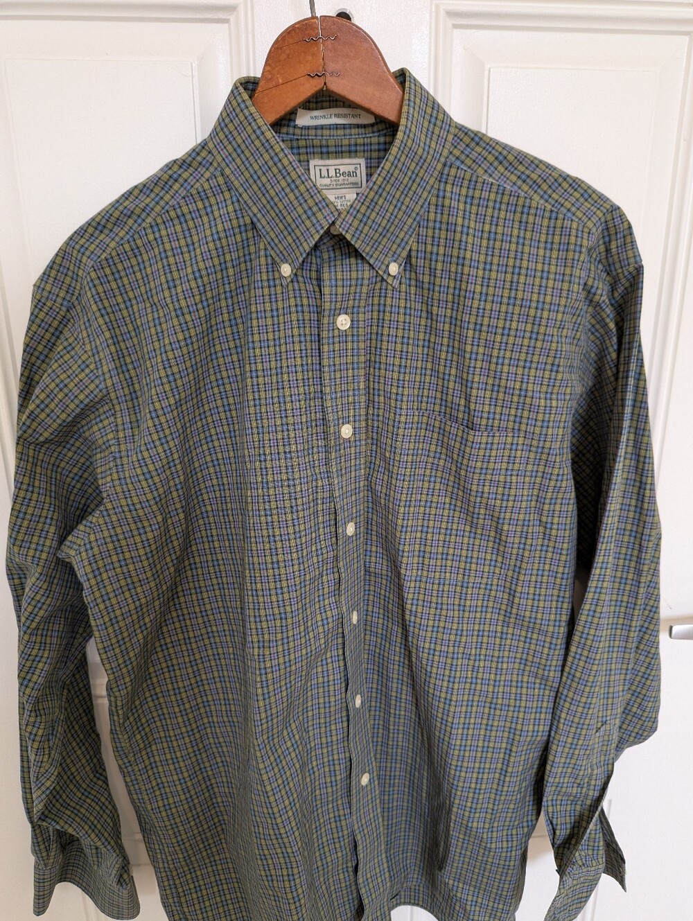 L.L. Bean Wrinkle Resistant Plaid Long Sleeve Button Down Shirt Size M